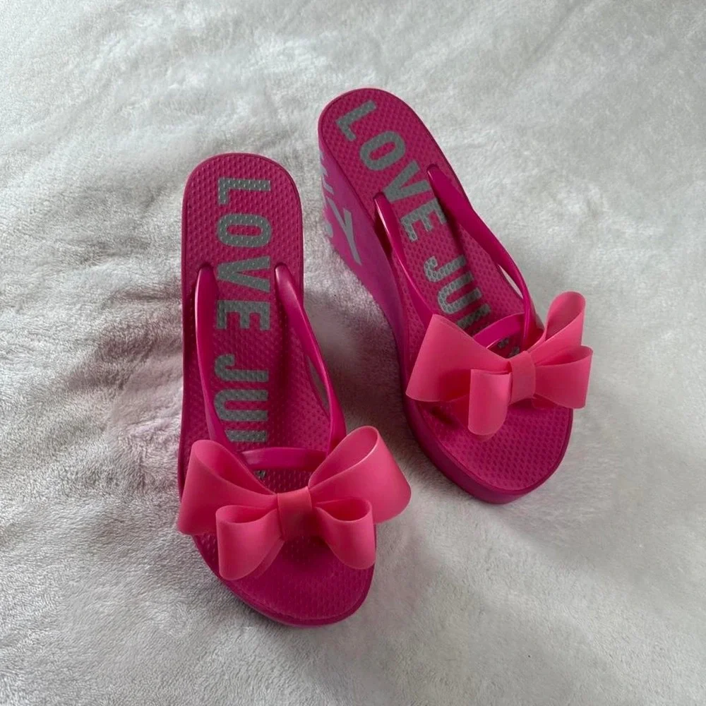 Juicy Couture hot pink platform wedge flip flops bow detail y2k mcbling fairy